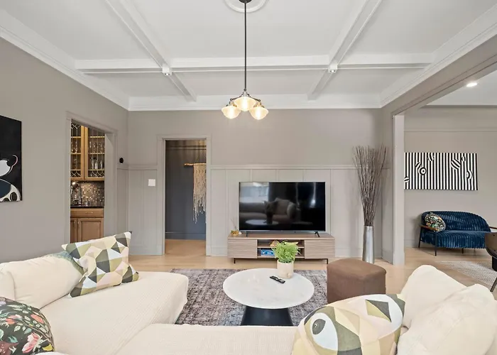 Elegant And Chic 2bed 2bath Steps From The * Chicago