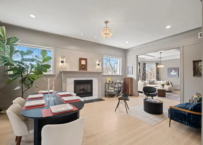 Elegant And Chic 2bed 2bath Steps From The * Chicago