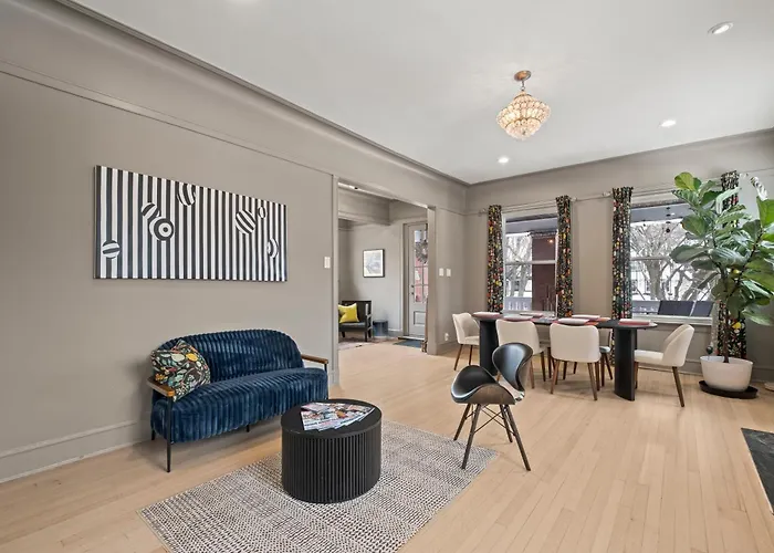 Elegant And Chic 2bed 2bath Steps From The * Chicago