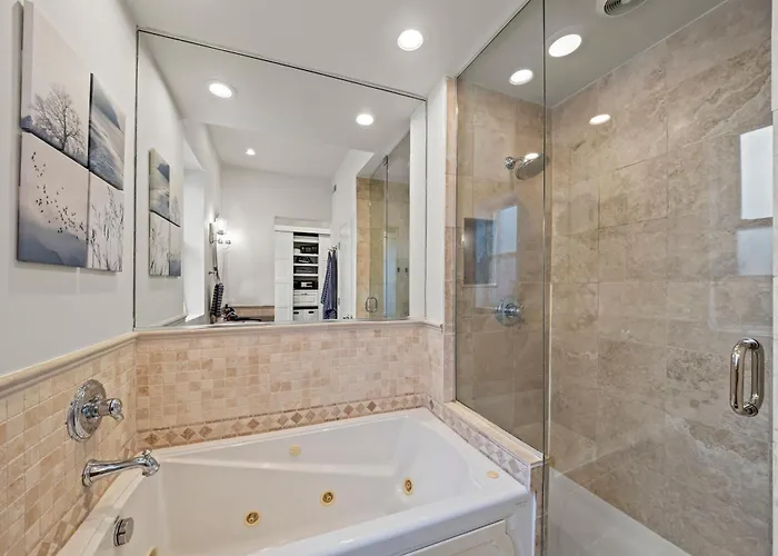 Elegant And Chic 2bed 2bath Steps From The Apartamento *