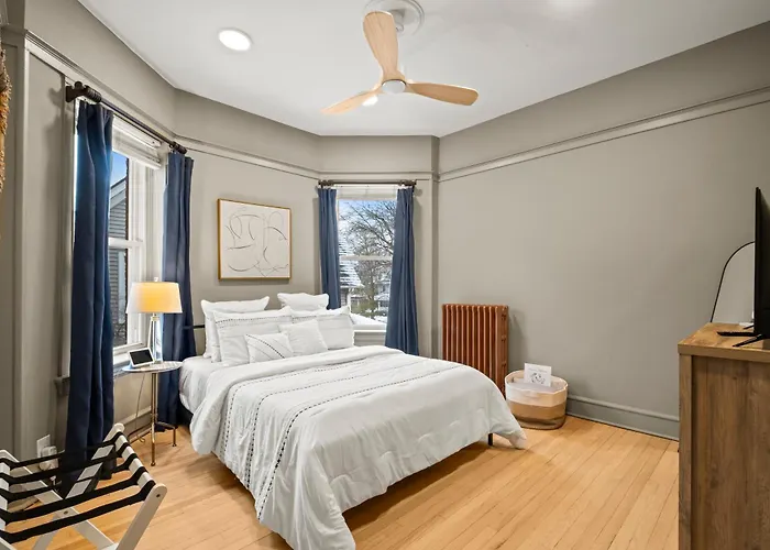 Apartamento Elegant And Chic 2bed 2bath Steps From The *