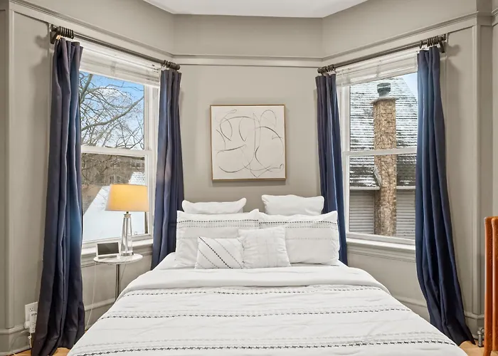 Apartamento Elegant And Chic 2bed 2bath Steps From The *